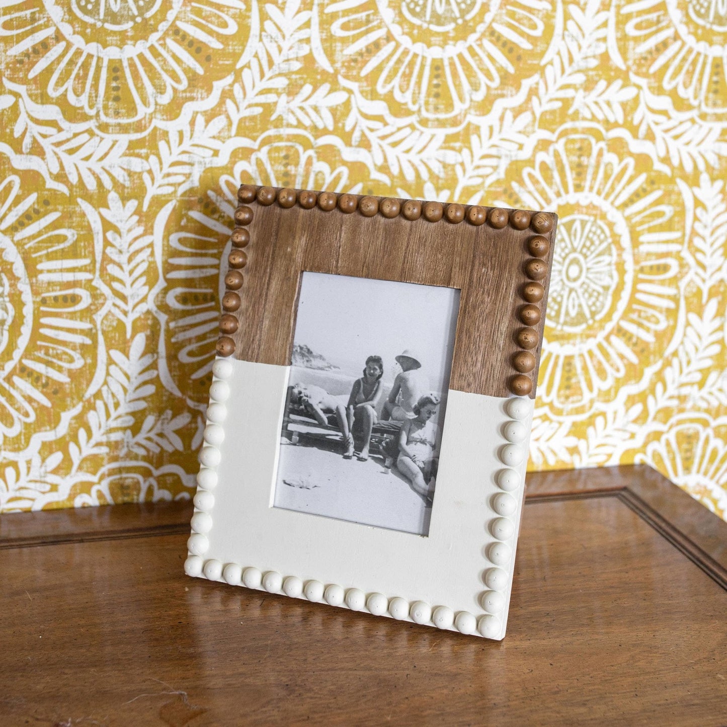 Amphitrite Beaded Photo Frame White - 5 x 7 - Fenwick & OliverAmphitrite Beaded Photo Frame White - 5 x 7Picture FrameForeside Home & GardenFenwick & OliverFFRD11093