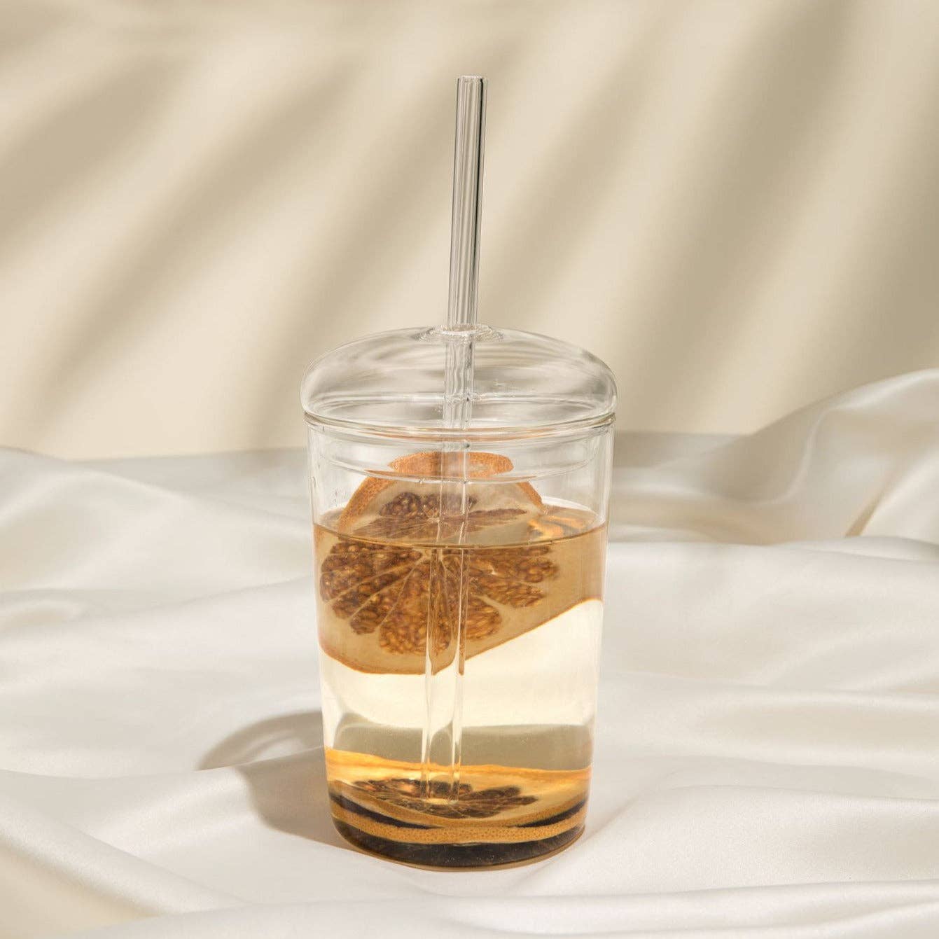 kessellate - Dome Lid Glass Tumbler with straw