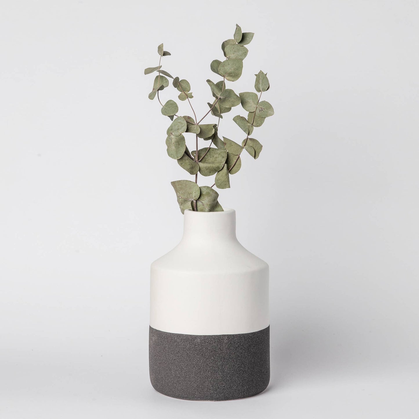 Porto Boutique - 216 - Ceramic Vase - Fenwick & OliverPorto Boutique - 216 - Ceramic VasePorto BoutiqueFenwick & OliverCD22385MMBLC16