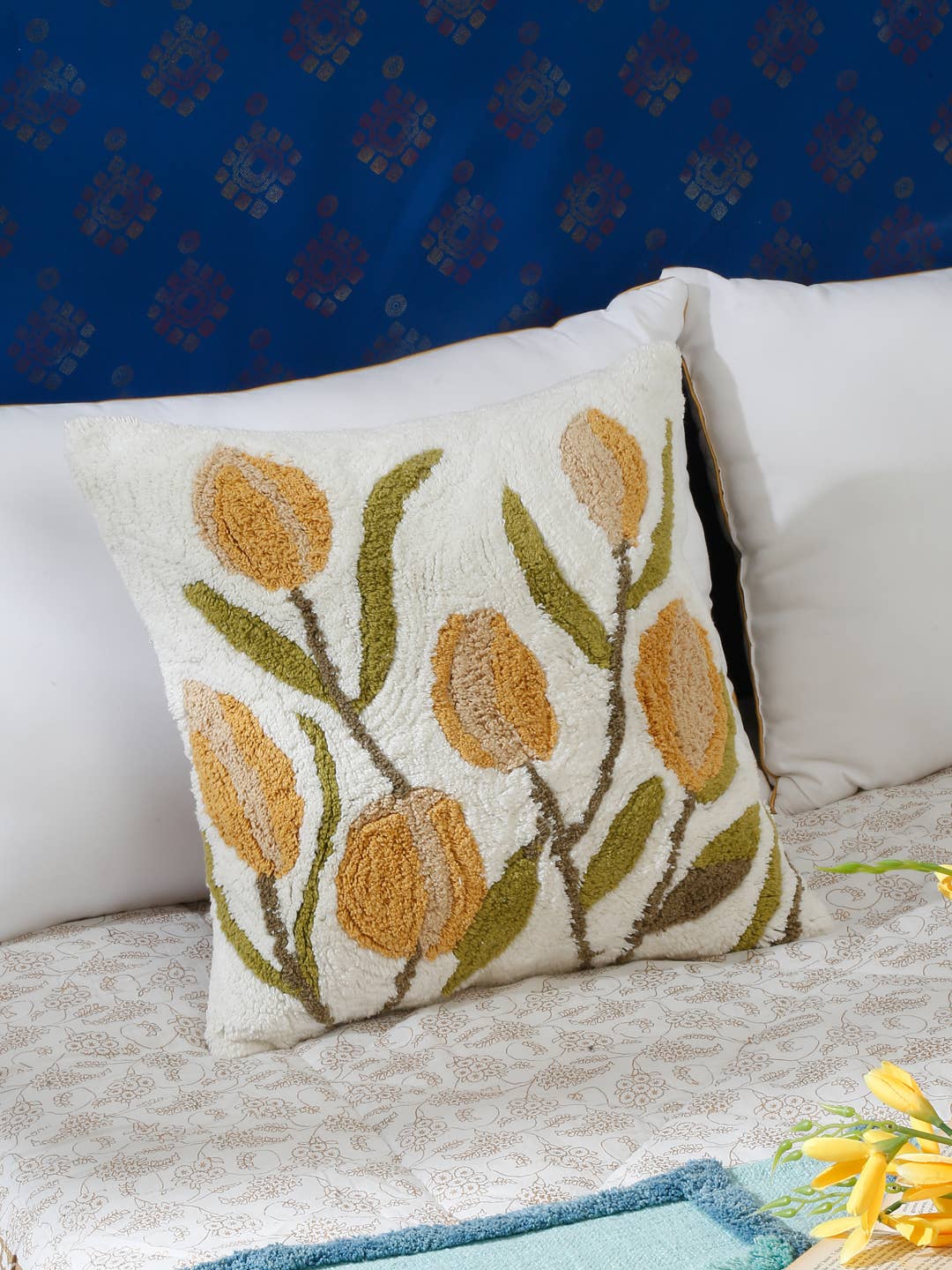 Hand-tufted decorative floral throw Pillow Cover