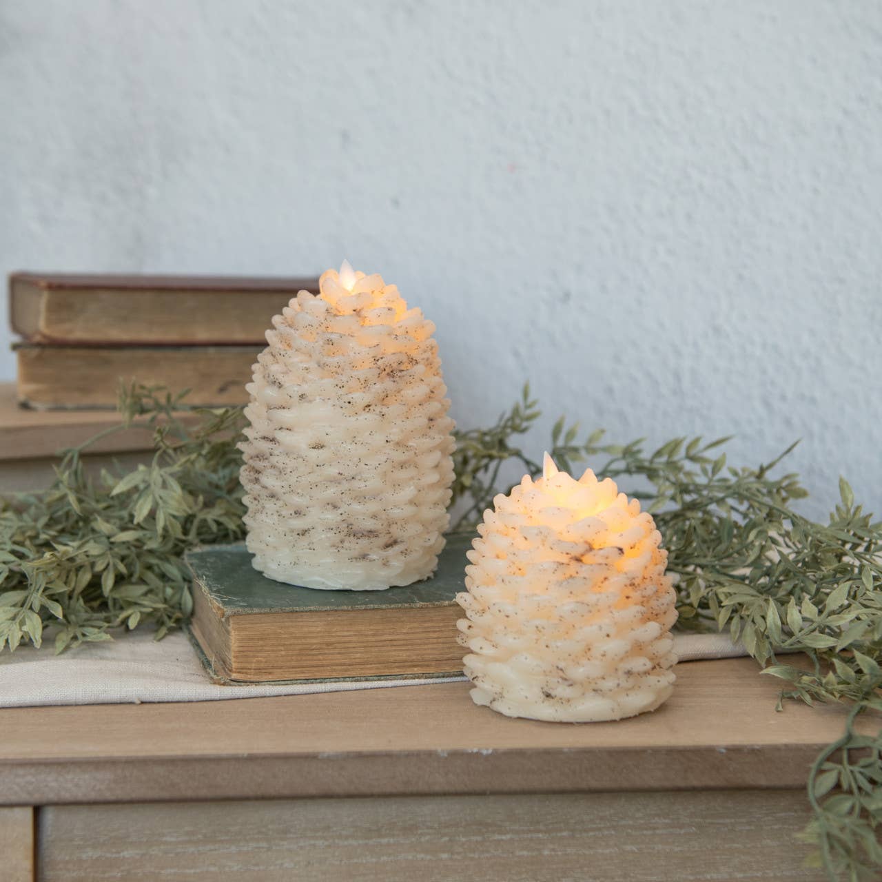 4.25" MOVING FLAME CREAM PINECONE CANDLE