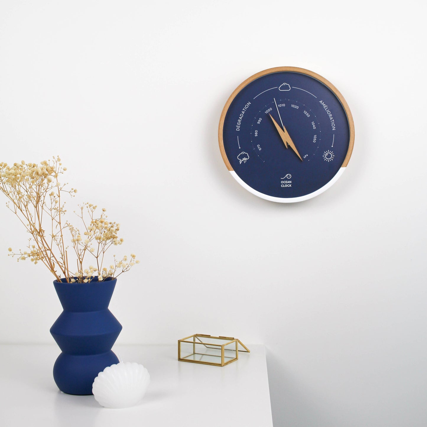 NAVY BLUE AND WHITE WOODEN WEATHER BAROMETER - Navy Blue Dial