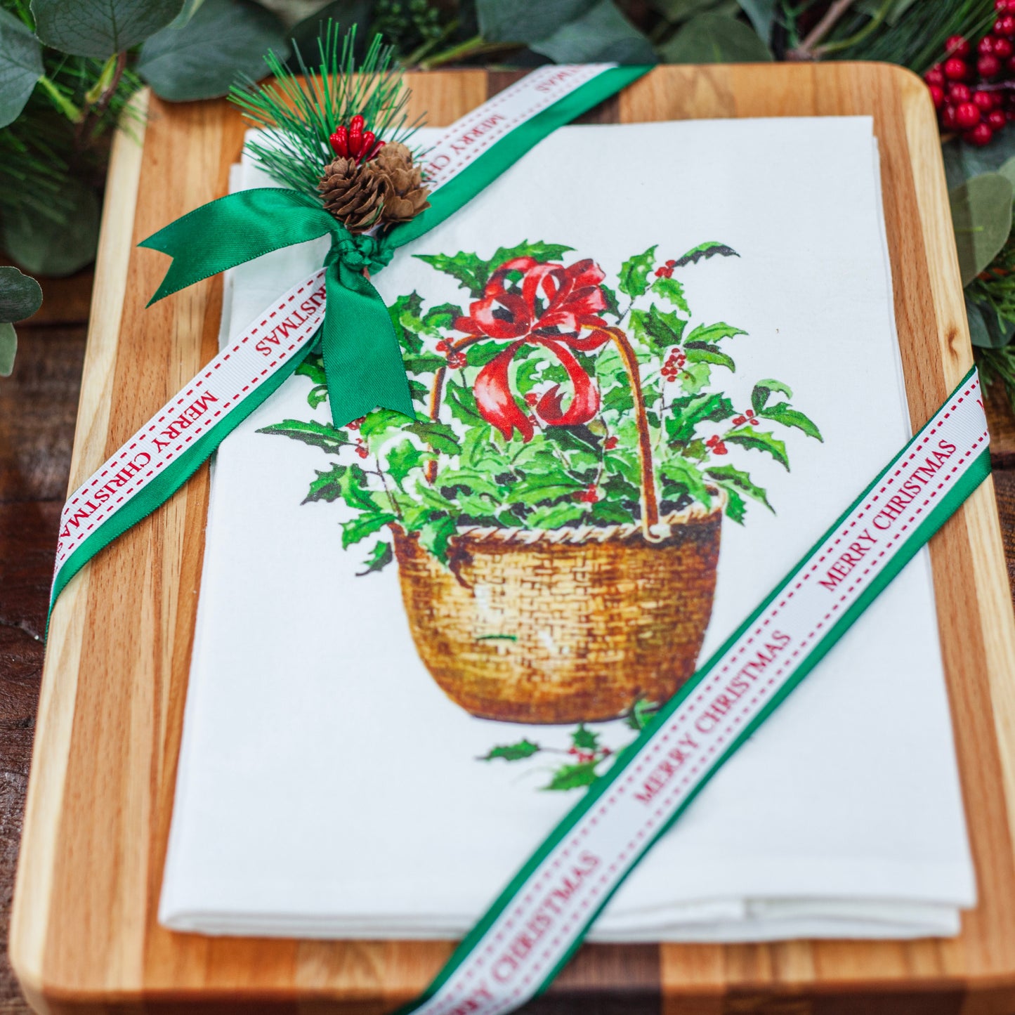 Medium rectangle board with tea towel